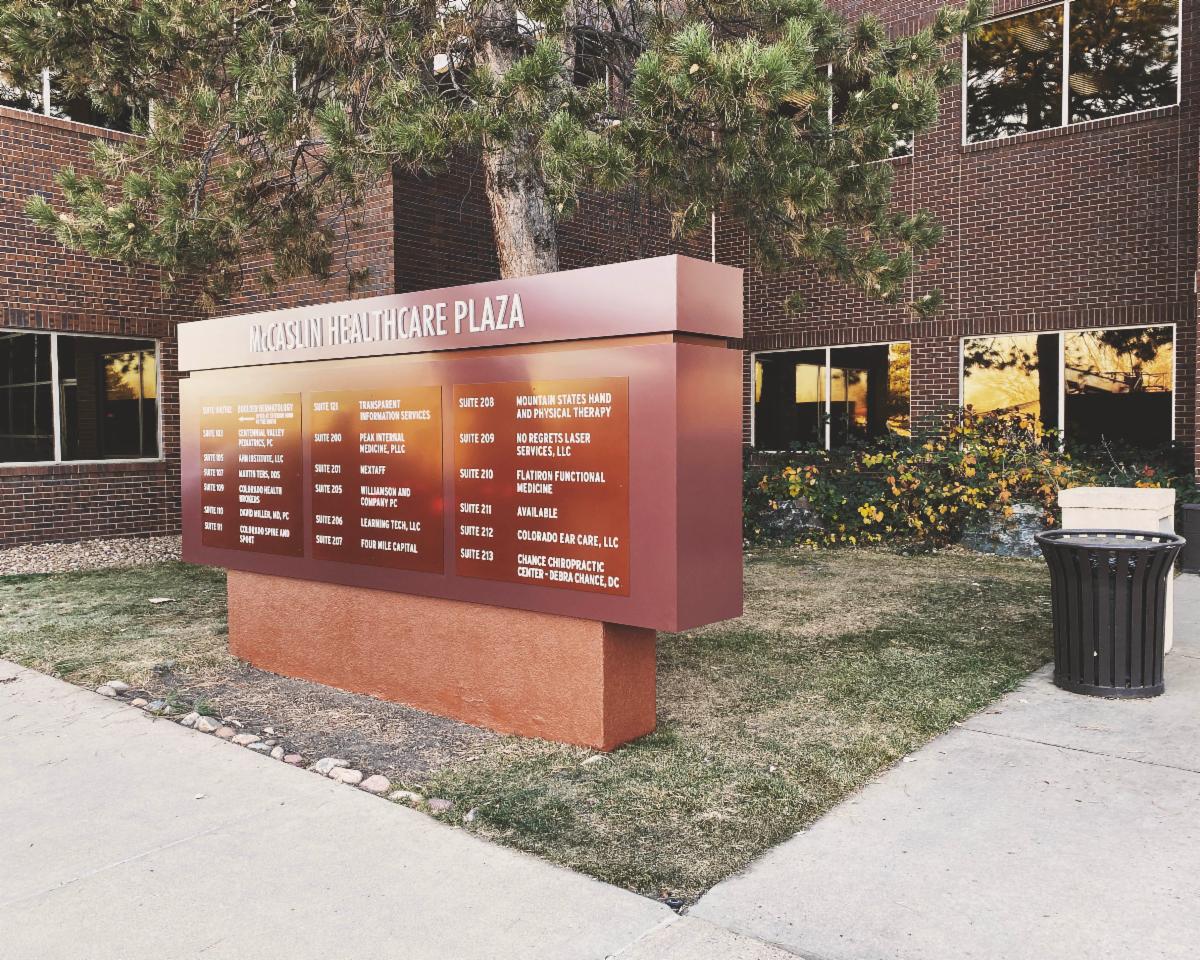 BSCSigns's tweet image. Check out this before and after tenant sign. We sleeved over the existing structure to create a brand new modern monument building sign. 

#signshop #signdesigns  #monumentsigns  #branding  #environmentalgraphicdesign