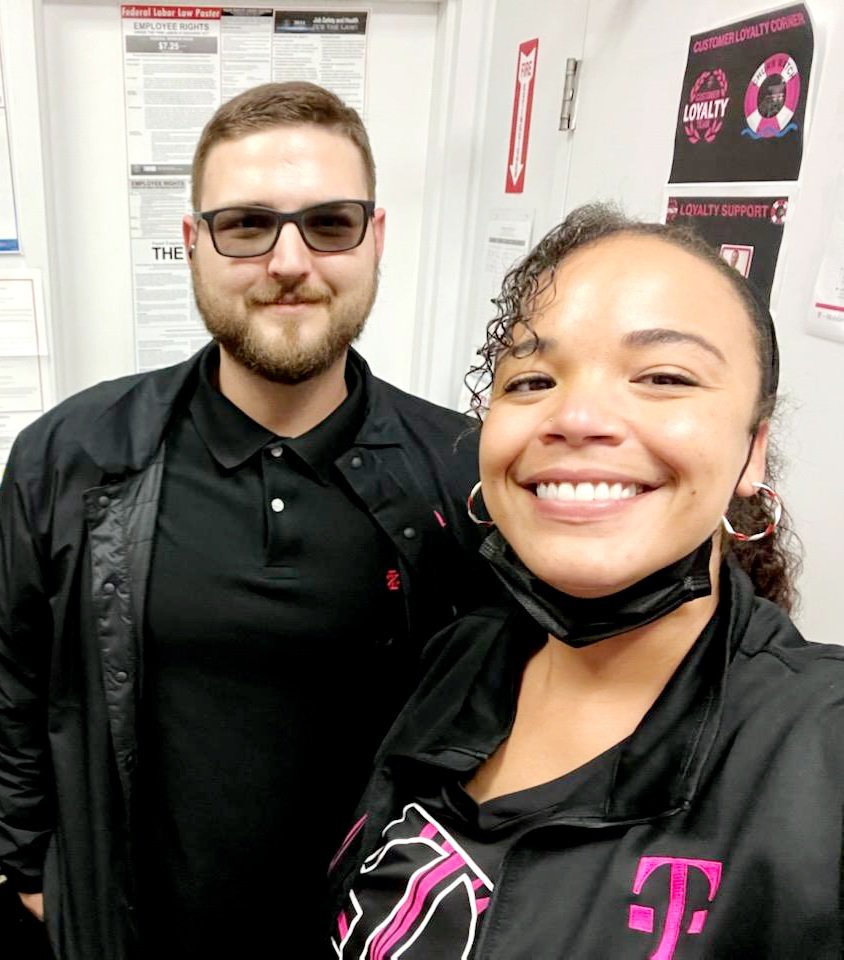 Today was astonishing, I love having an opportunity to connect with so many amazing magenta legends in retail! 💪
#magentastrong
<a href="/Jason_Halperin/">Jason Halperin</a> <a href="/jessy_sharp/">Jess sharp</a>