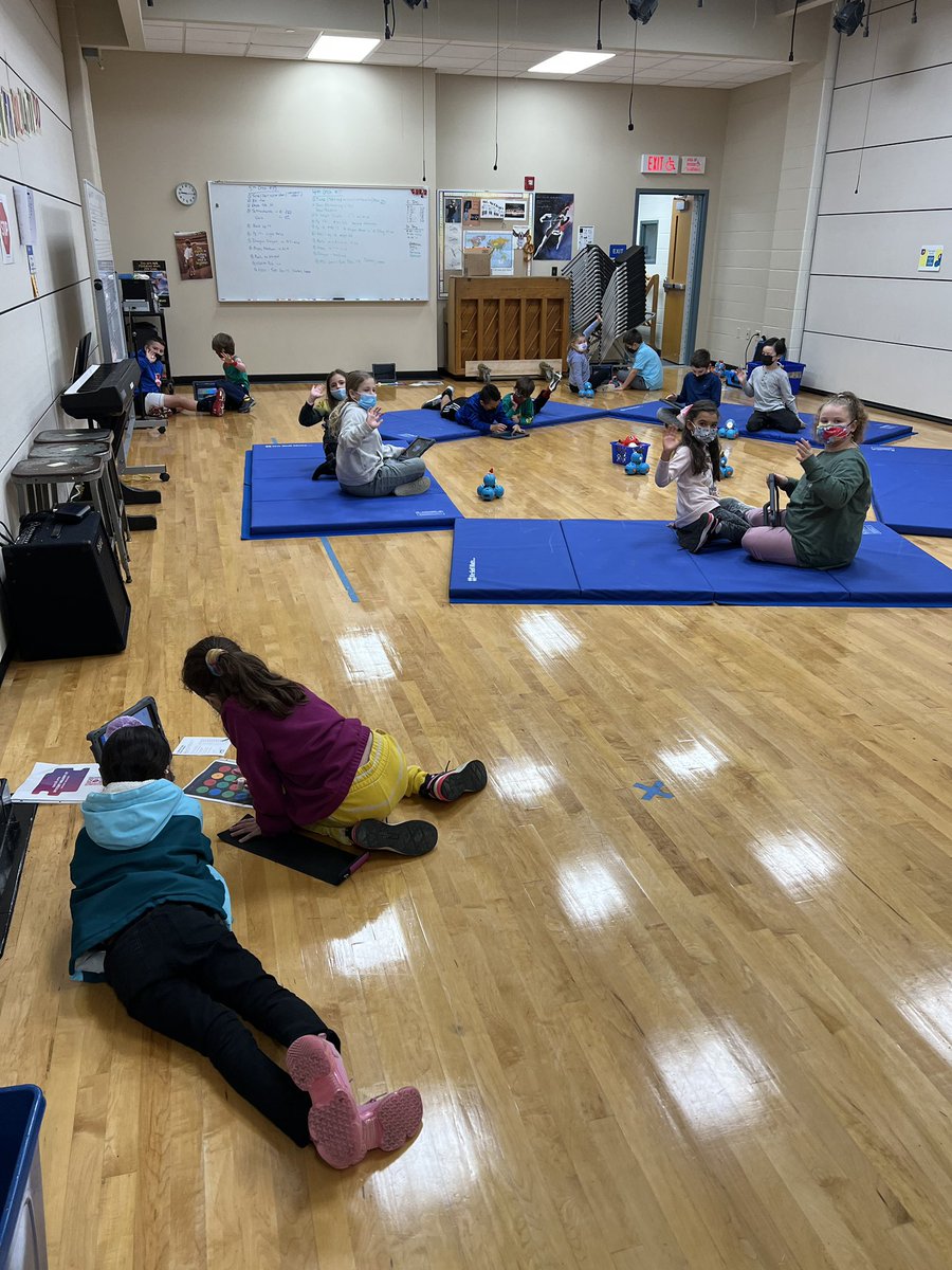 Laura McCue tweet media