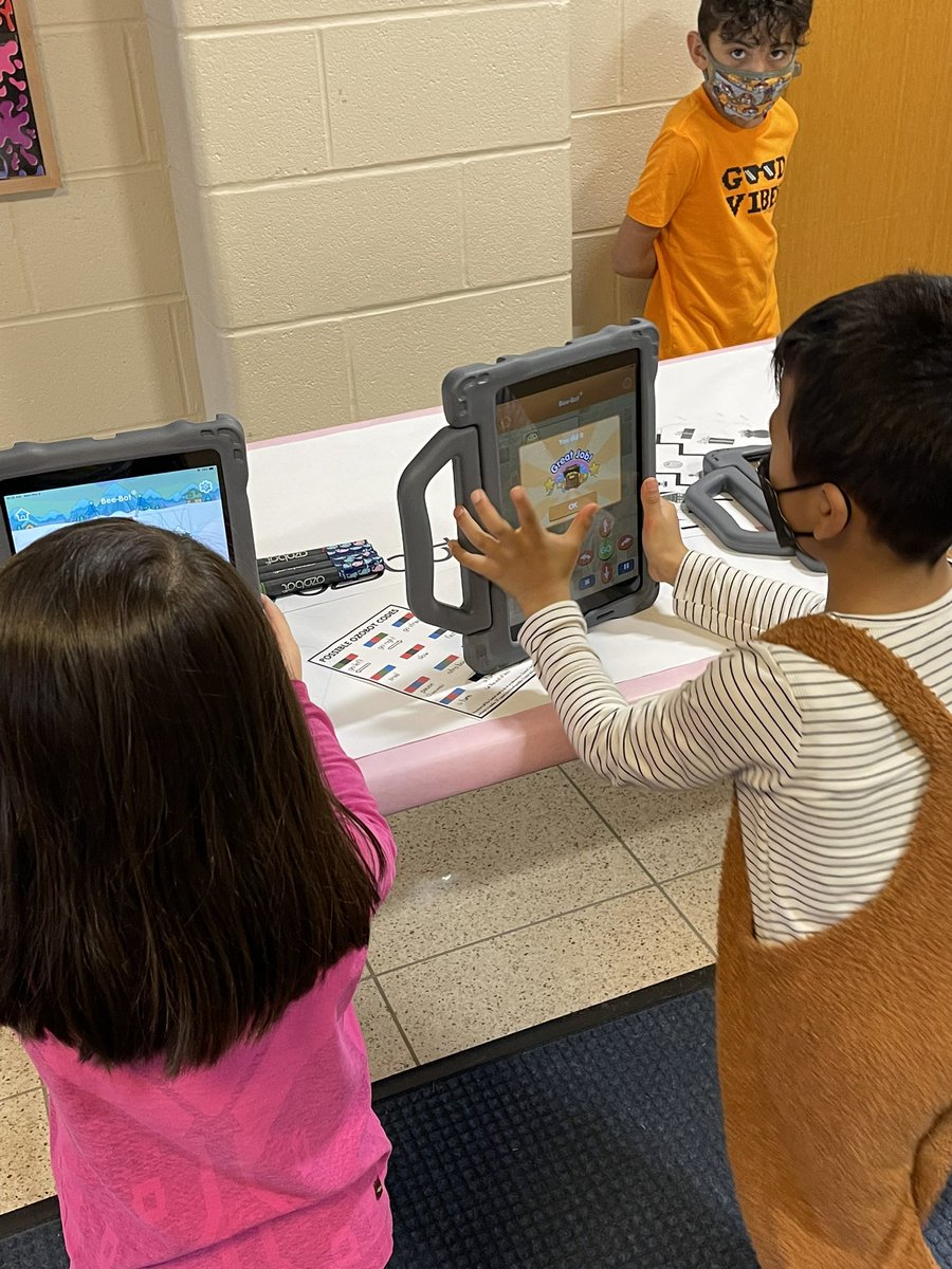 Laura McCue tweet media