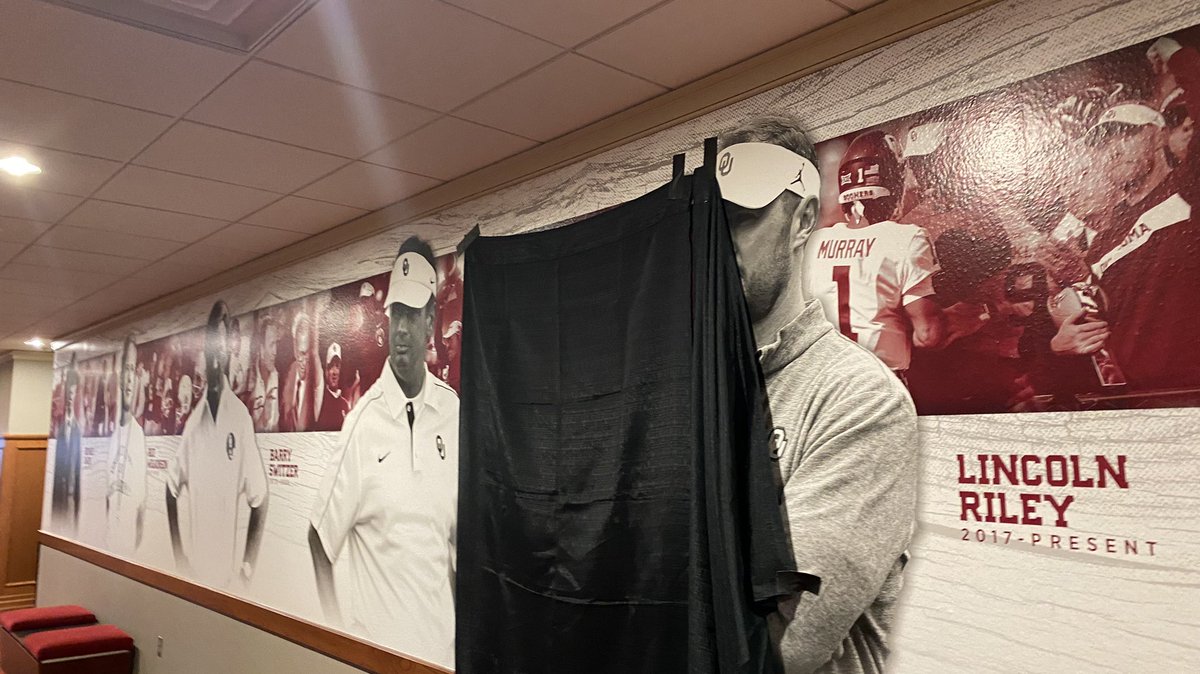 johnehoover's tweet photo. They don’t play in Norman https://t.co/U57XHt8gjf