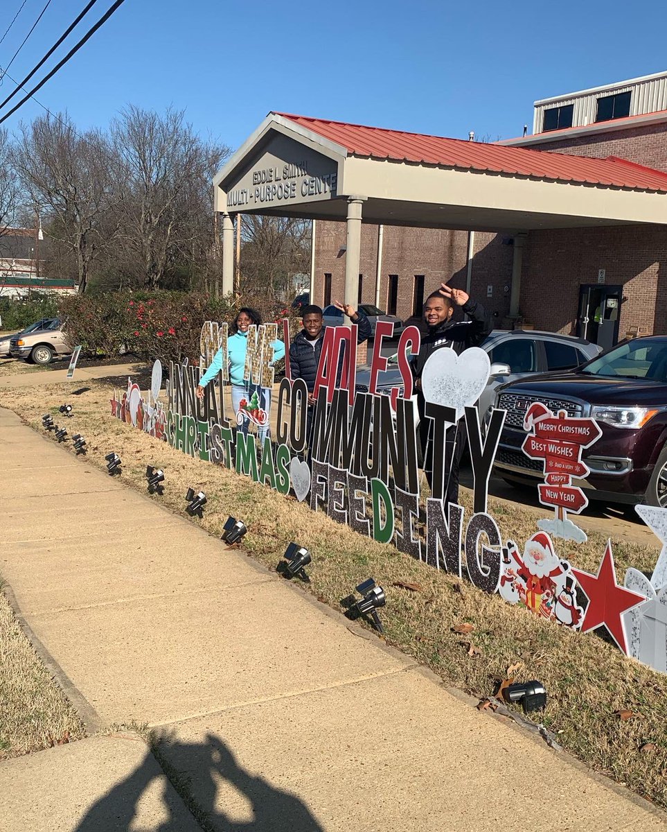 C100TSU's tweet photo. Today, Collegiate 100 volunteered at the Multi-Purpose Building In Holly Springs, Mississippi. Partnering with the SunShine Ladies ☀️👸🏾of Holly Springs. Feeding the community along with holding conversations with alumnus of Rust College and of Holly Springs High School. https://t.co/bhOxwKydV3