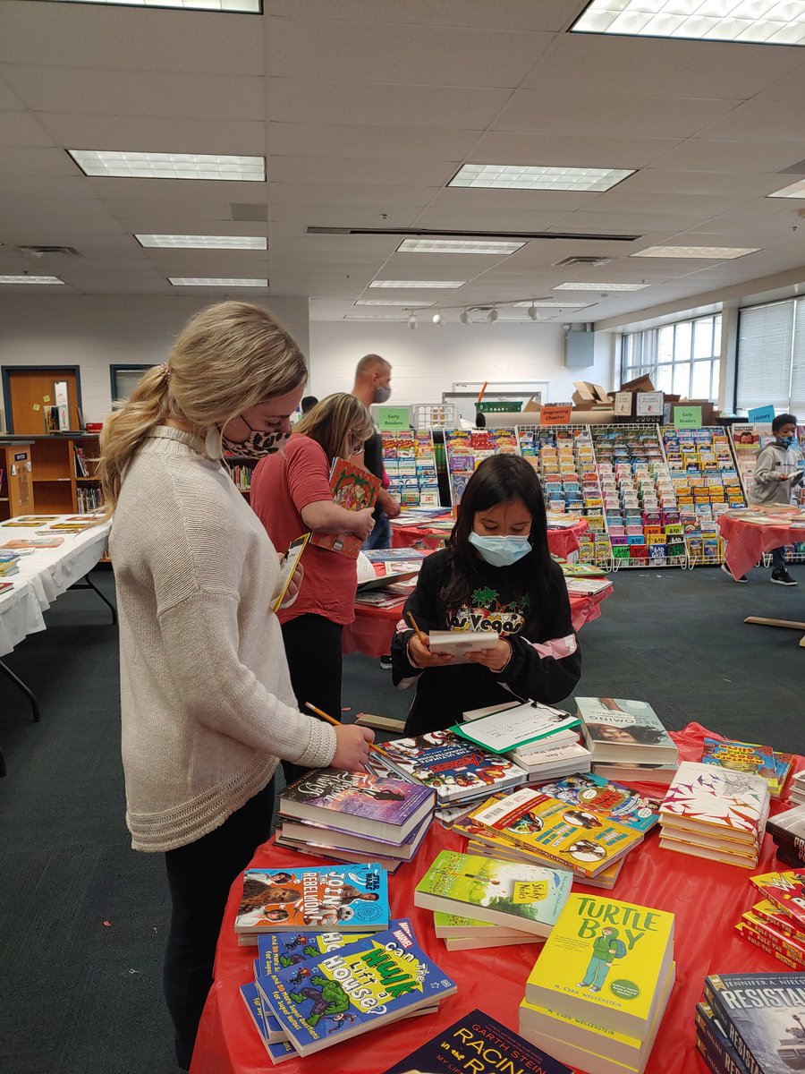 MrsHarris86's tweet photo. Hooray for the Book Fair!  There was a lot of excitement today over books. Wish lists are looking looong. https://t.co/VMmvt2mQjJ