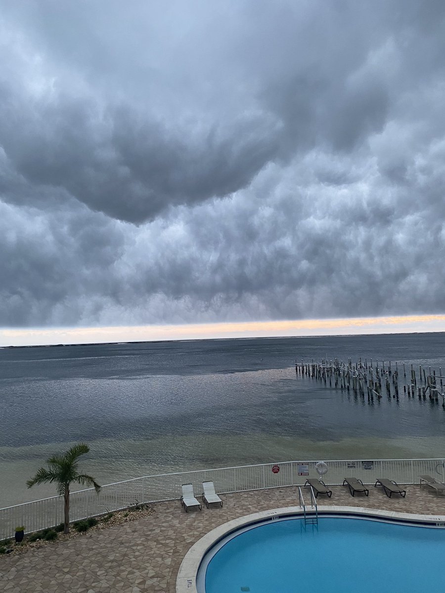 Bamamegs's tweet photo. @spann storm clouds over Perdido Key https://t.co/xZmyI2Bho4
