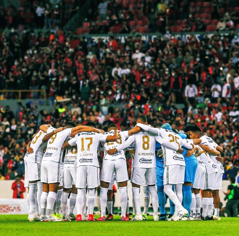1AlfredoTala's tweet photo. Gracias a toda la afición incondicional por su apoyo, cada vez estamos más cerca de lograr lo que deseamos, lejos de ser un fracaso, es un paso que nos acerca aún más a eso que tanto anhelamos, todos juntos lo lograremos!! GOYA!

#SoyDePumas #soyporquesomos #ubuntu https://t.co/gIIDPRPQvx