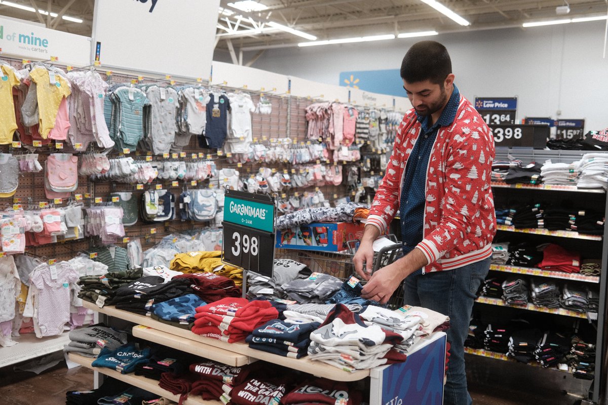 Technology_Adv's tweet image. We had the honor of collecting gifts for 400 children through @YouthVillages Holiday Heroes on Friday. We took over the store in our most festive attire and had a BLAST. 

Thankful for the ability to safely serve our local community together 🎄🎁
