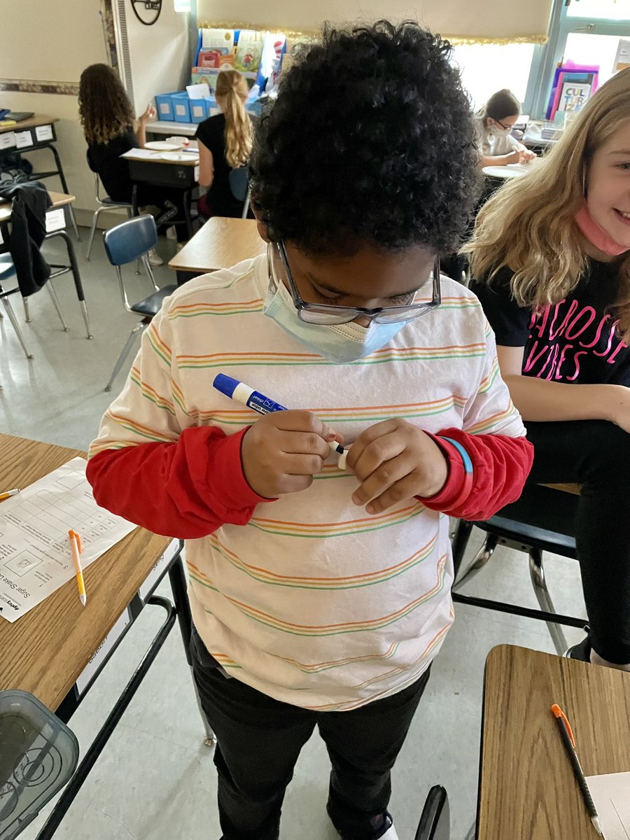 Mrs_Johnson213's tweet photo. Will a mountain last forever? Students had a great time answering this question by completing the Sugar Shake activity from @MysterySci :) ⛰◻️@WeAreNorwood @Interboro_SD https://t.co/gGKkzvjXsV