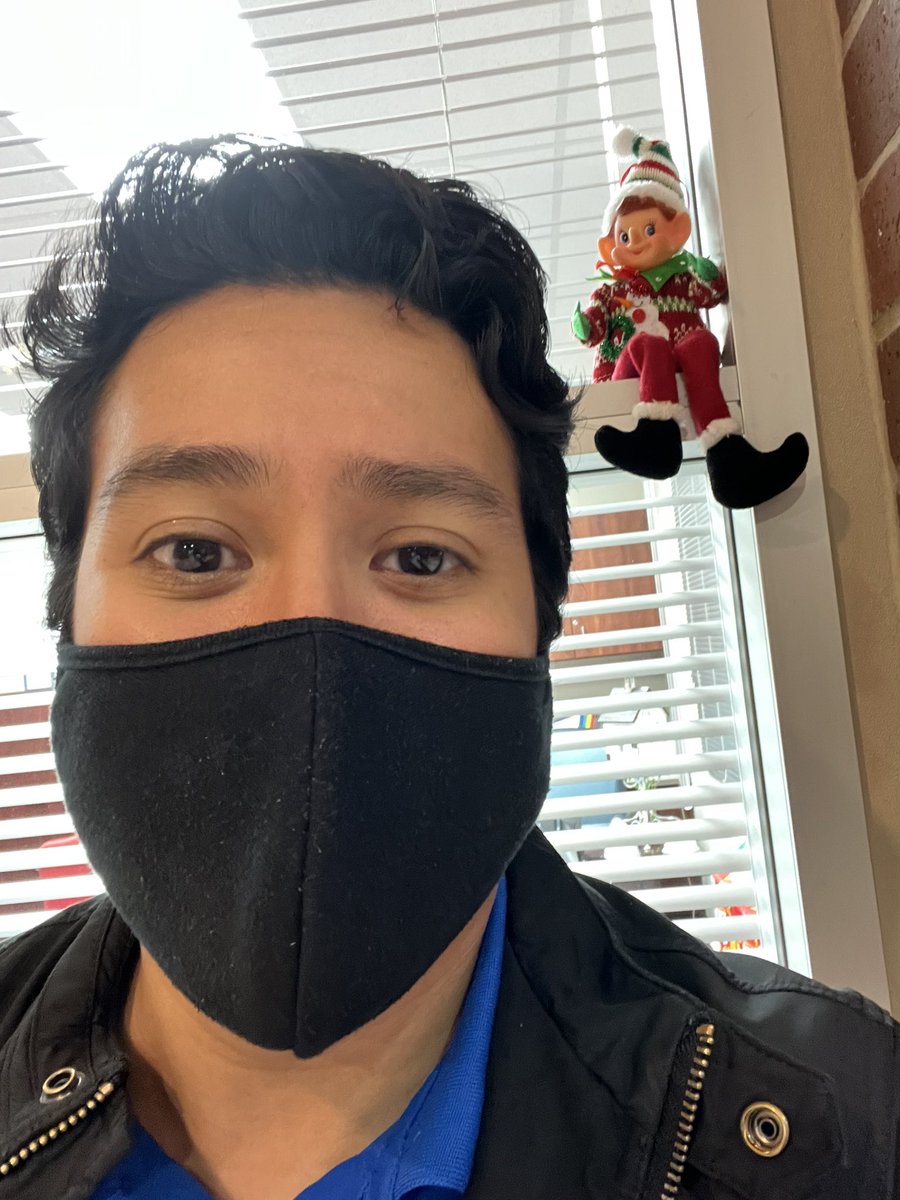 GarzaClass's tweet image. Now I know how Elfie feels on Christmas Eve @MRobinsonElem #selfiewithelfie #BusyMonday