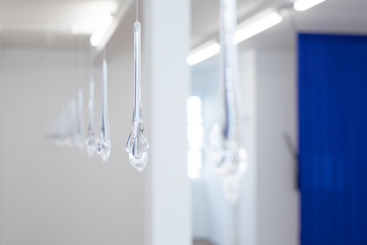 This is the last week to see World made of steel, made of stone! If you haven't seen the work by Honey Brown, Josephine Jelicich, Deborah Rundle, Isabel Wadeson-Lee, and Daegan Wells, the last day to do so is this Sunday 12 December.