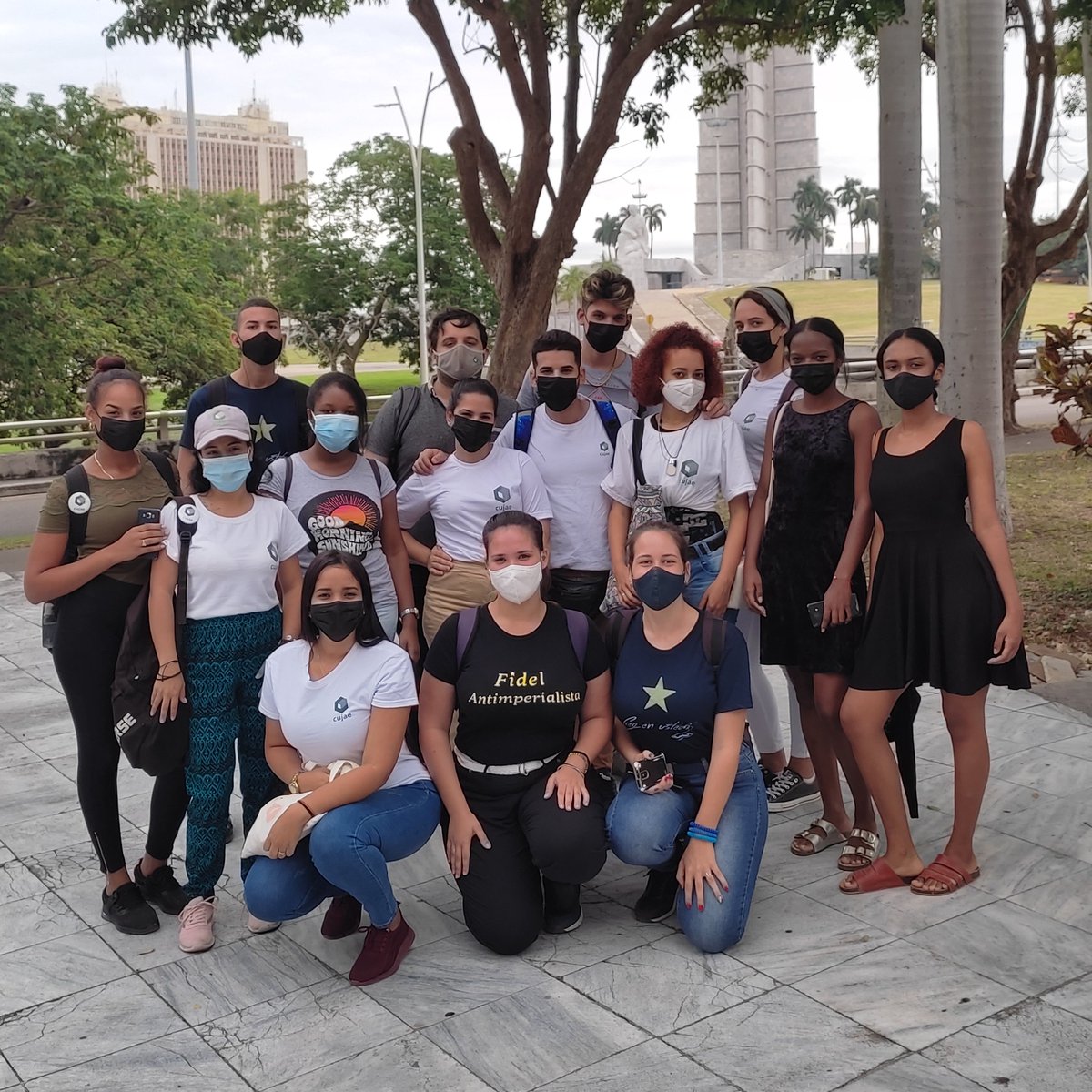 ¡Qué grandeza la de Frei Betto! Su conversación, sincera y profunda, con los jóvenes, sirvió de escenario para la actividad mensual de los jóvenes del CB de 1️⃣ro de la <a href="/UJCdeCuba/">UJC de Cuba</a> en <a href="/quimicacujae/">Facultad de Ingeniería Química</a>.

Por más espacios así de provechosos...😉

#VamosConTodo 
#CubaViveEnSuHistoria