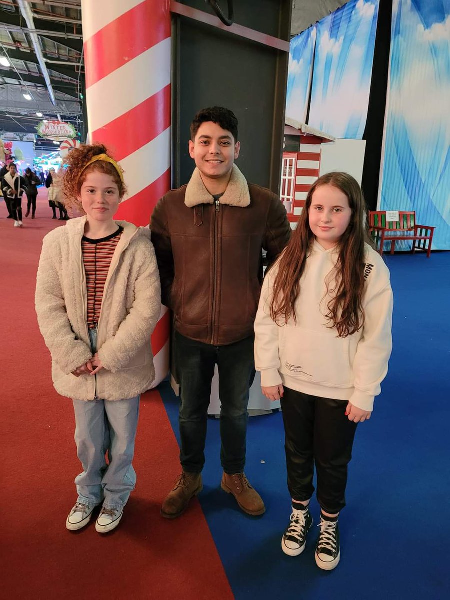 TheLouisEmerick's tweet photo. Had a fabulous time at #WinterwonderlandMCR! Thankyou #BillElms for inviting us!But a special Thanku to the #Youngblood of @itvcorrie for taking the time,with no trouble at all,for having their pics taken with my daughter+her bezzy!U made their night1 to remember for Ever🤗🤗🤗 https://t.co/y5zUmLmnNQ