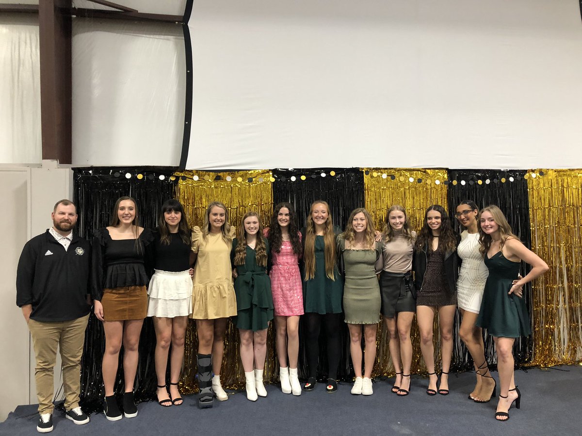 Officially closed the chapter to HighSchool volleyball. These girls are AMAZING and will forever play a part of the my next chapter! 💕FPHS🏐