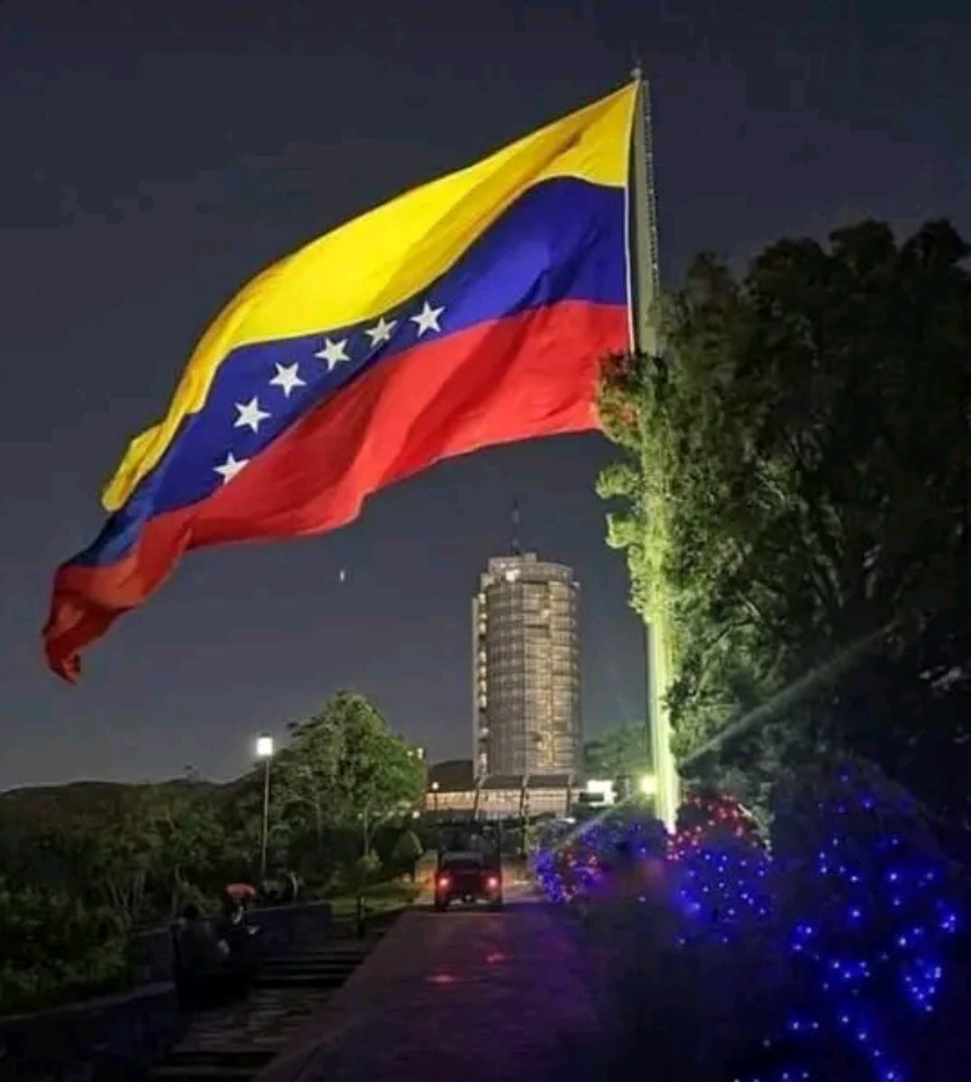 Feliz noche Familia!!!

Que tal el día de hoy ?