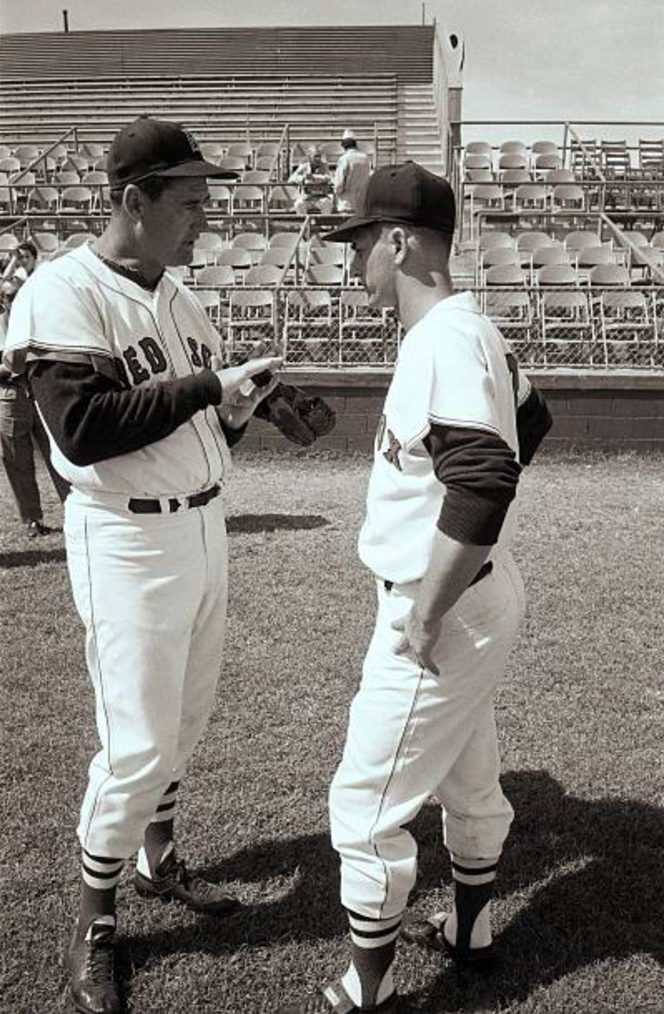 JVAN on X: Ted Williams giving some advice to Carl Yastrzemski during  spring training of 1961. #Boston #RedSox #MLB #1960s   / X