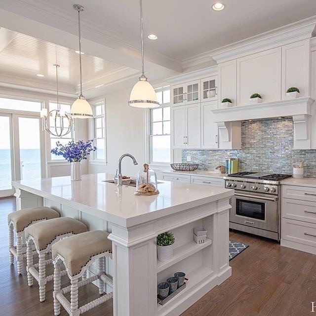 Marbledotcom's tweet photo. White kitchens illuminate the whole space, so that the interior of the kitchen will look bigger, brighter, and more expensive. π
#kitchencountertop #kitcheninspo #kitchendesign #interiordesign #marbledotcom #quartz #granite #marble https://t.co/McQqKdrtAn