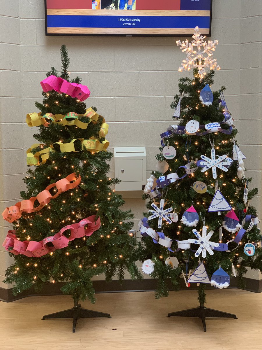 LockheedElem's tweet photo. Check out our Lockheed ES Festival of Trees! Each grade level decorated a tree and they all came out amazing! 🎄 #DeckTheHalls #DashingThroughDecember @MariettaCitySch https://t.co/kf1xsLx3xW