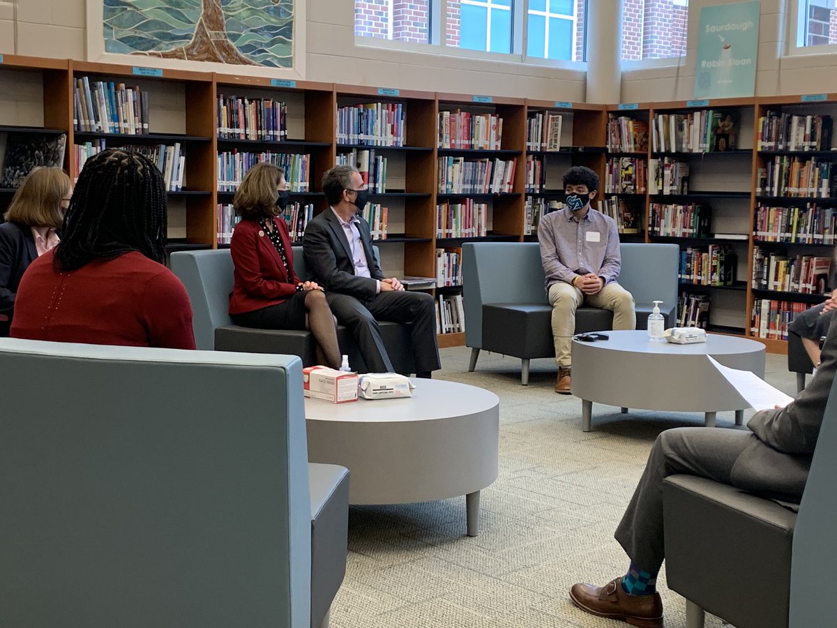 Today, @GovernorVA and @FirstLadyVA came to @GAHS_Official for their Thank You, VA tour. They’re ending their term as they started, focusing on education. From expanding pre-k to investing in k12, counselors, and teachers to G3, they’ve done right by our kids and our future!