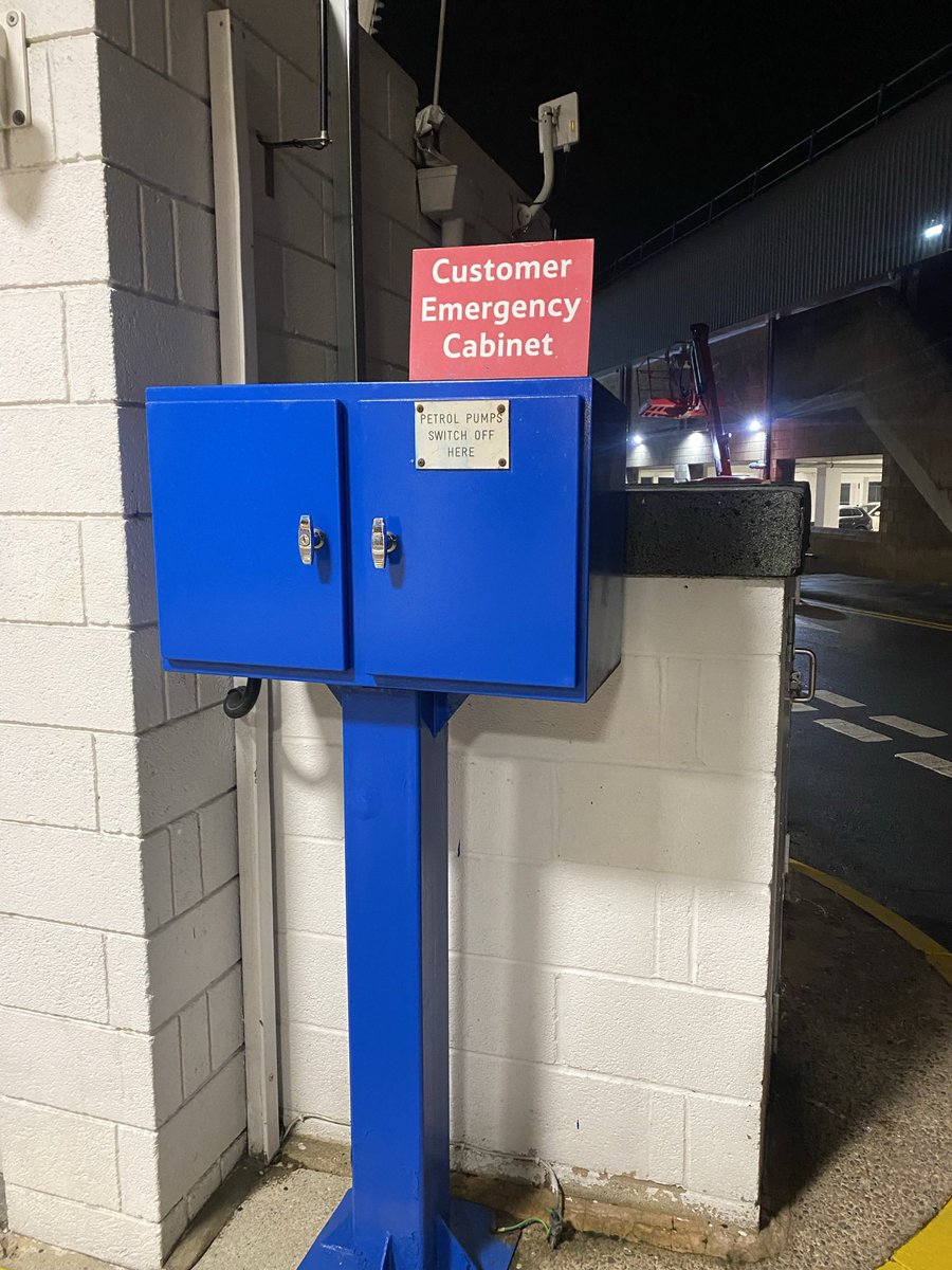 clarecb's tweet photo. @marcrileydj I wondered what kind of customer emergency this was for. Think I can guess now https://t.co/RHY2SAP7YQ