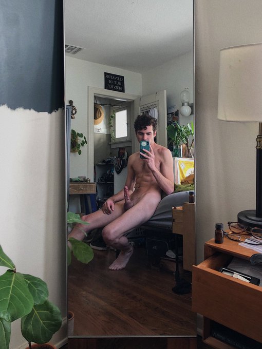 Been in a funk lately but here&rsquo;s my cock https://t.co/4Iba02KHB3