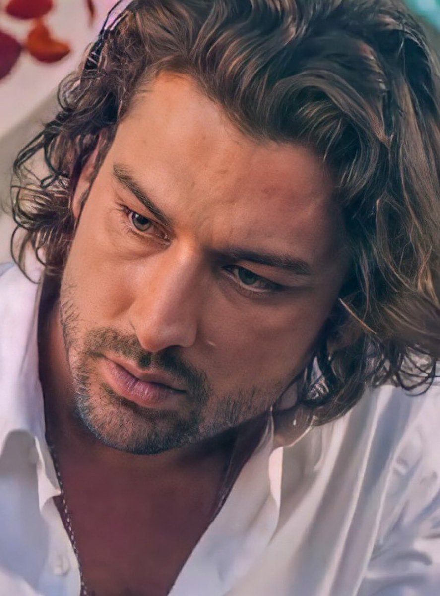 scarlettdizi's tweet photo. 💚 #AlpNavruz https://t.co/S2bkZ844kc