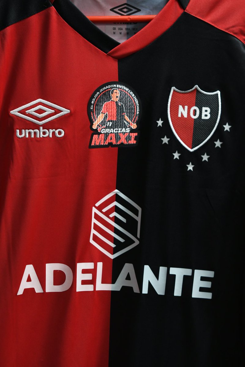 Newells's tweet photo. Toda una vida amando y defendiendo estos colores ❤️🖤
La casaca con la que #Newells recibirá a Banfield desde 21:30 😍
📌 Disponible en #NewellsStore. https://t.co/OYS0D8wa1c