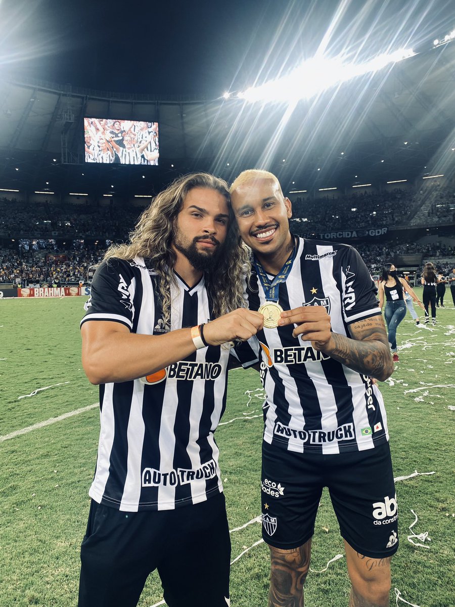 Us guri !!! 😮‍💨

Sou teu fã Jair