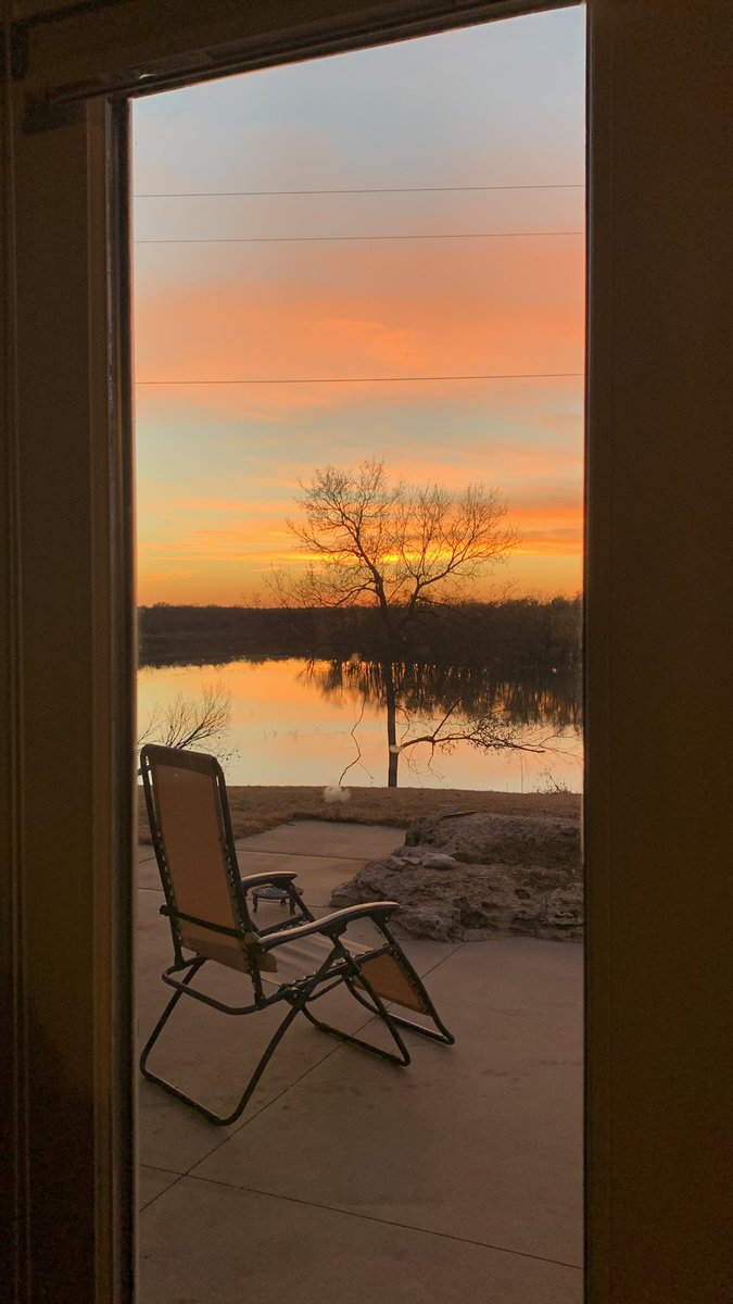ZacharyTuttle6's tweet photo. Thankful for my view every night. #blessed https://t.co/bnBhc154F7