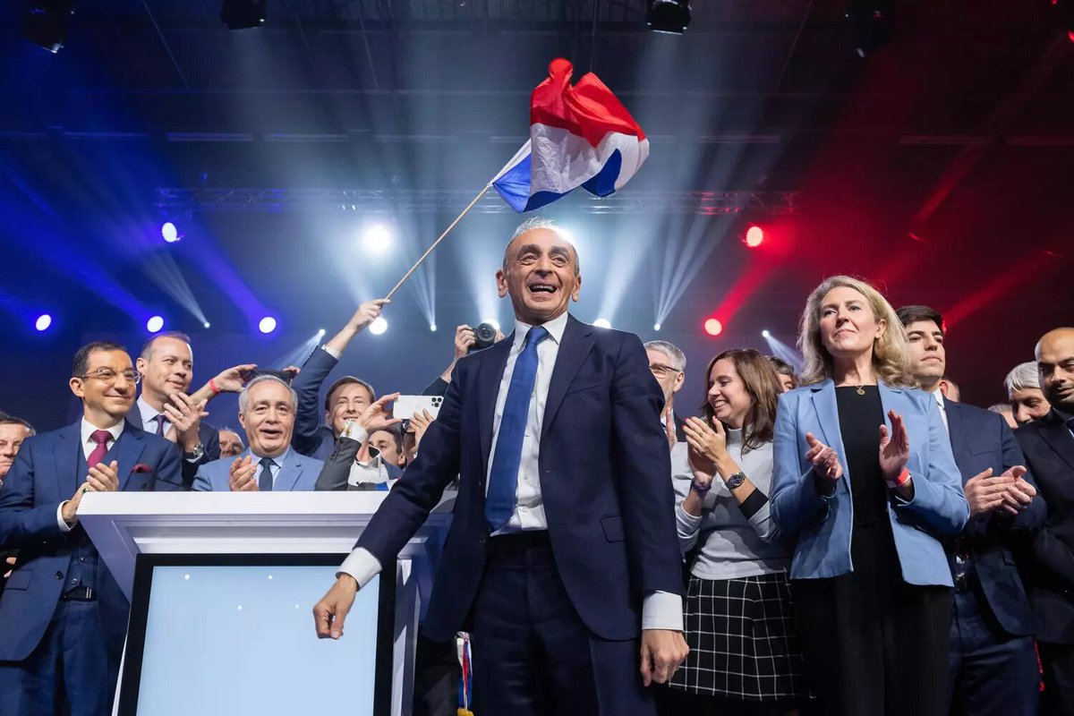 L'état de Margaux Pinot après son agression. Elle a eu 10 jours d'ITT.
L'état d'Eric Zemmour après son agression : il a eu 9 jours d'ITT.
Je ne dis pas que le camp Zemmour se fout de nous mais...