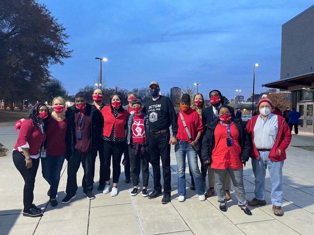 VEA4Kids's tweet image. Richmond educators are out in full force! Tonight the Richmond School Board is expected to vote on bringing collective bargaining back to Richmond Public Schools for the first time in 44 years! Let’s make history REA! #Organizing2Bargain