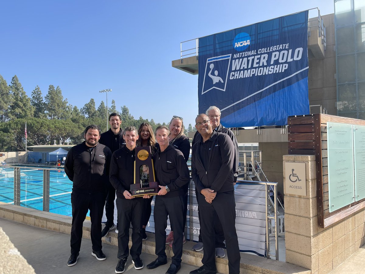 Time to turn it around and recognize the boss for a job well done! 

Last weekend marked the end of the two-year term for @TheAndyFee as the chair of the NCAA Men's Water Polo committee, part of four years where he has helped guide the sport nationally.

Congratulations Andy!