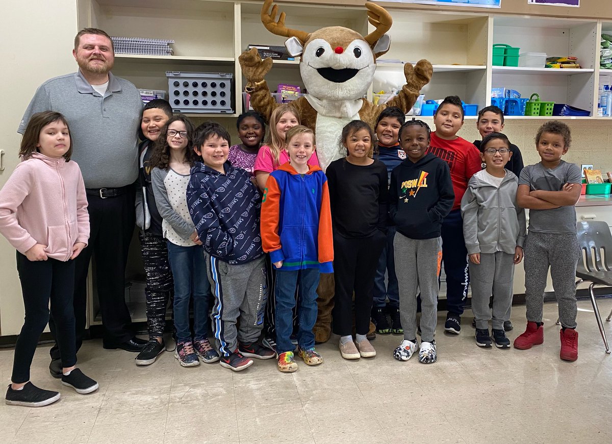 CPES_RCSTN's tweet image. Thank you Parks and Recreation for sending Rudolph to visit CPES. Students and Staff enjoyed meeting him!