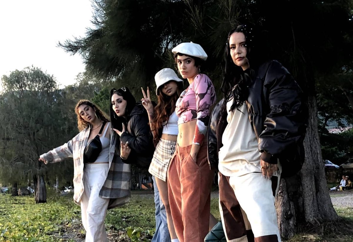 Rimas pa’ no mirar atrás y seguir adelante. <a href="/HISPANA1988/">MAMBA NEGRA-HISPANA</a> estrena “Andamos al Cien” junto a Yoss Bones. bit.ly/3xYynNw 💪