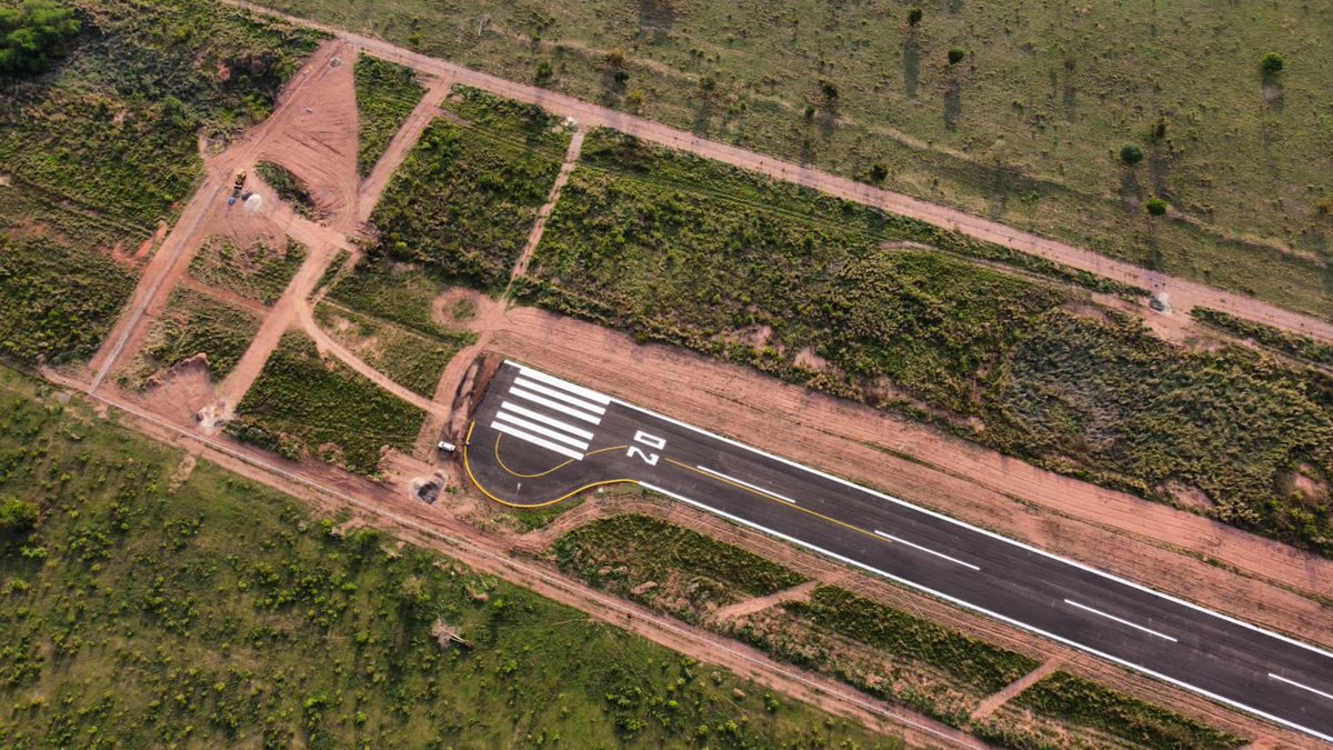 tarcisiogdf's tweet photo. Aviação regional decolando no MS. Entregamos uma série de melhorias nos terminais de Coxim e Bonito, duas potências do ecoturismo. Reforma na pista de pouso e taxiamento, aprimoramento do sistema de segurança e outras intervenções executadas pelo @govbr em parceria com @GovernoMS https://t.co/mYZOXgsGsY