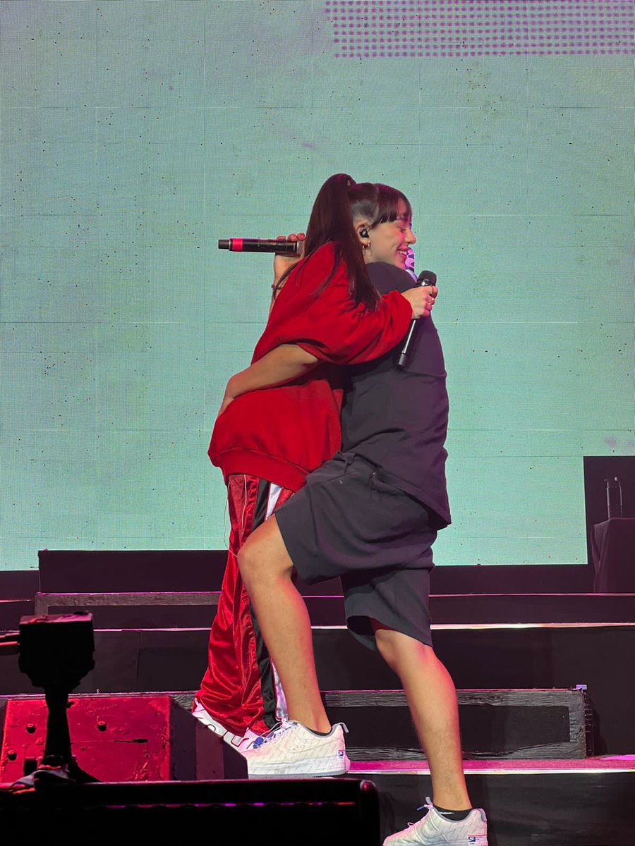 ibestnicki's tweet photo. Nicki Nicole &amp; Trueno en el PARTE DE MI TOUR ♥️ https://t.co/ZVTPyyzlS4