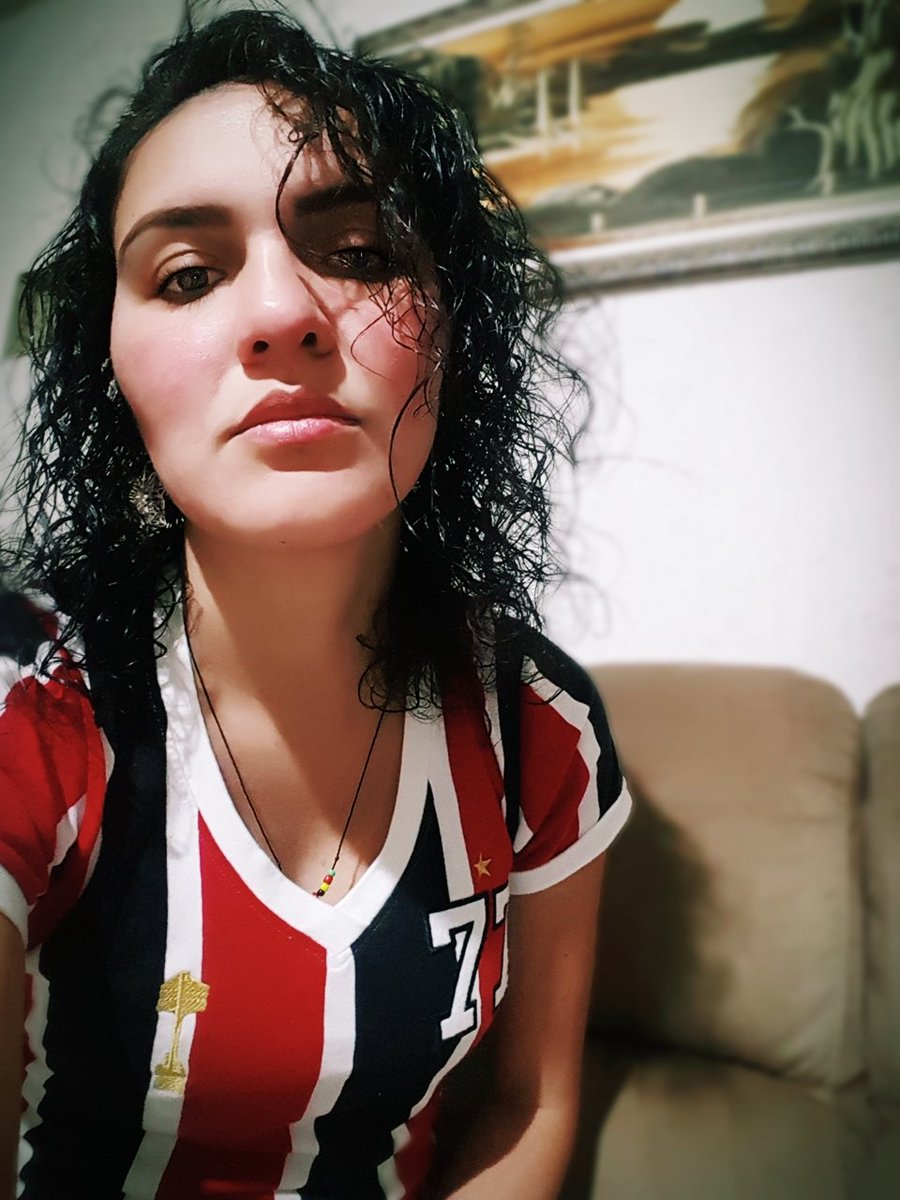 Tassiasneves's tweet photo. ▪ Porque São Paulo é SENTIMENTO
Que JAMAIS acabará
Oh, oh, oh, oh
São Paulo olê olê olê.... Como eu te AMO! 🇾🇪♥️
#saopaulofc #spfc #nãocai #vamossãopaulo #camisadasorte https://t.co/5wfmM5flvx