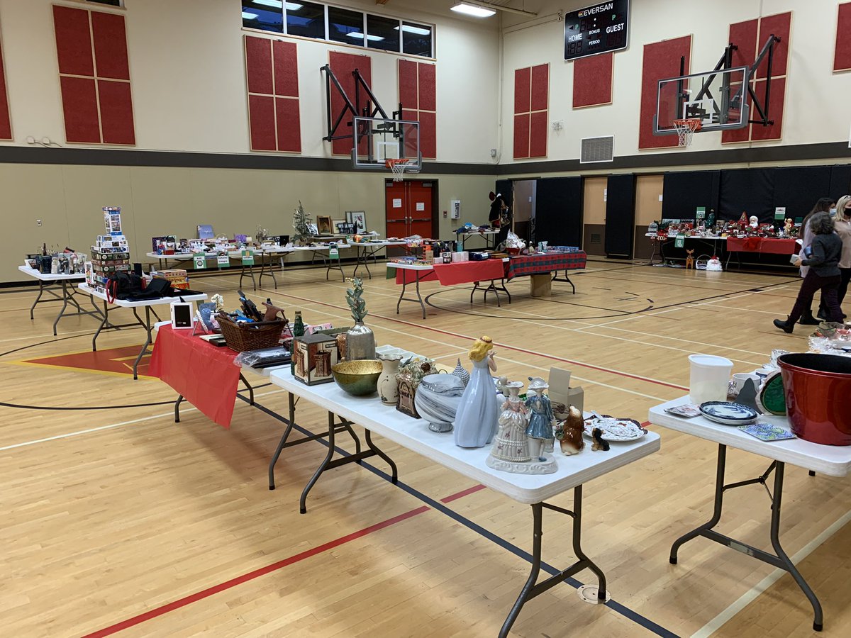 We are all ready for our second annual Christmas market. Students will have fun shopping for presents. Don’t forget your twoonies.