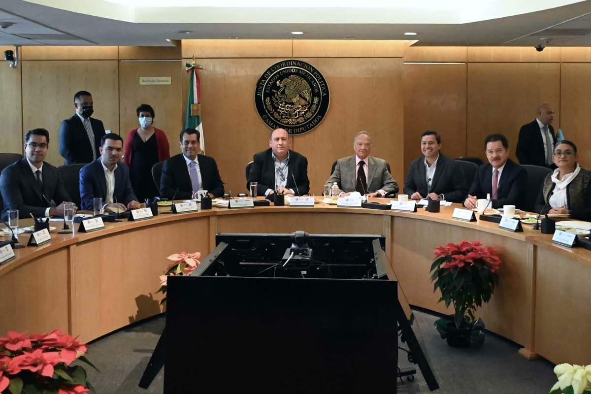 Noticias y Tendencias (@notytend) on Twitter photo La JuCoPo de <a href="/Mx_Diputados/">H. Cámara de Diputados</a> acordó que el parlamento abierto sobre la #reformaelectrica, arrancará el lunes 17 de enero y tendrá una duración de por lo menos un mes, sujeto a extenderse el tiempo que sea necesario.
La discusión será con académicos, empresarios y sectores sociales. La JuCoPo de <a href="/Mx_Diputados/">H. Cámara de Diputados</a> acordó que el parlamento abierto sobre la #reformaelectrica, arrancará el lunes 17 de enero y tendrá una duración de por lo menos un mes, sujeto a extenderse el tiempo que sea necesario.
La discusión será con académicos, empresarios y sectores sociales.