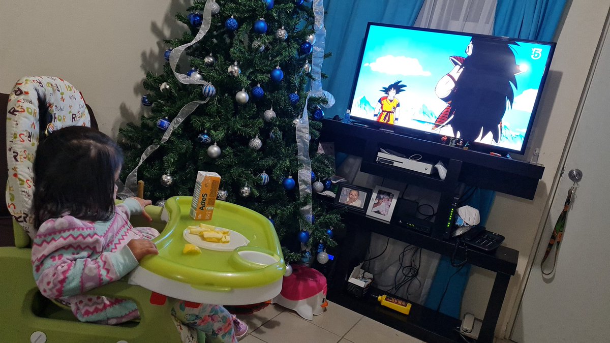 Ericnav87's tweet photo. @MiCanal5 #Goku pasando las mejores herencias !!!!! https://t.co/GlvhiOrmd5