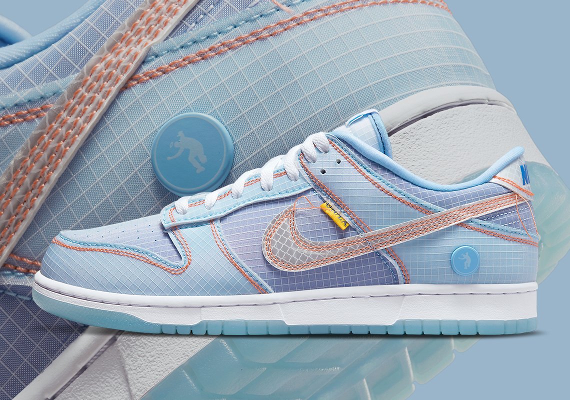 OFFICIAL IMAGES of the Union LA x Nike Dunk Low in blue have surfaced. Are they better than the AJ2s?
More Details &gt;&gt; buff.ly/3rF8bq3
