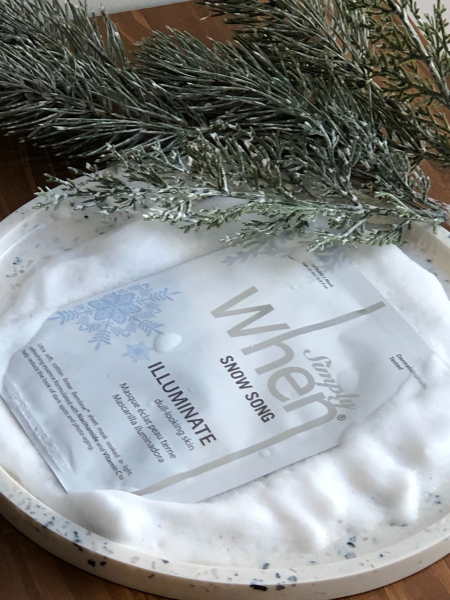 WhenBeauty's tweet photo. Happy Monday! Snow Song will help you refresh and illuminate dull skin with Vitamin C, improve elasticity with Vitamin B3, and protect your skin and improve hydration with Sodium Hyaluronate.π€β¨
#mondayvibes #sheetmasking #sheetmask #maskingmonday #skincare #whenbeauty https://t.co/wUTJ82tcCQ