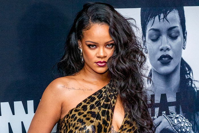 RapUp's tweet photo. Rihanna says new music is coming "soon soon soon" https://t.co/NFD1NAvjiN https://t.co/BWbrjZNDDJ