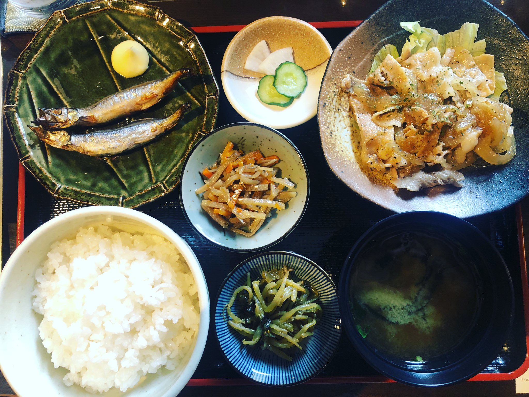 調布どっとこむ 幸泉の家 さんで 日替わりランチ 豚の生姜焼きと子持ちししゃも 小皿料理もたくさん 公式 茶房 幸泉の家 さちのいえ 調布市布田の喫茶 お食事 ちょうふどっとこむ T Co Bsauzlehuf Chofucom 調布ランチ T