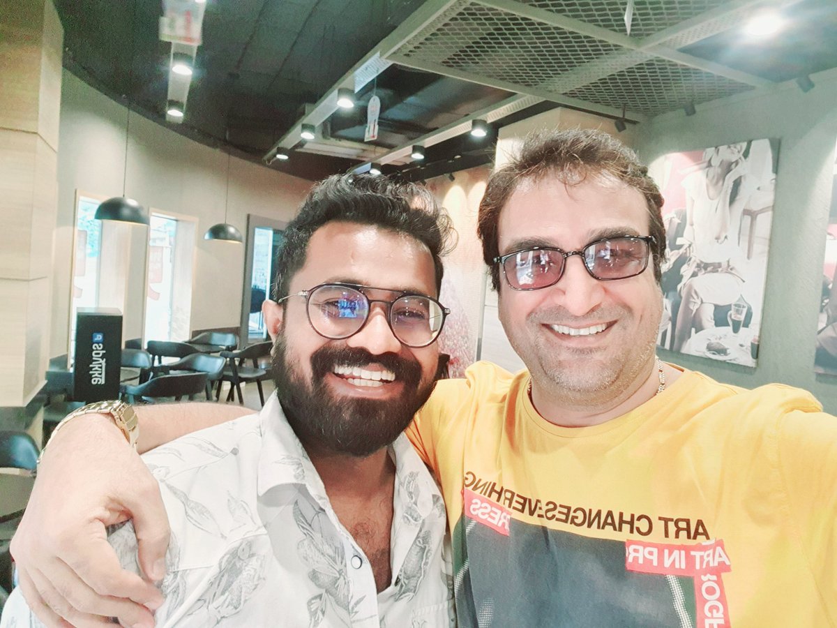 RajanModi10's tweet photo. Every Smile, Every Loving Word, Every Kind Action are reflections of the beauty of your Heart.
Good Morning. 🙏🏻🌹#rajanmodi #sonup #bollywoodwalla https://t.co/DOneLcCO4b