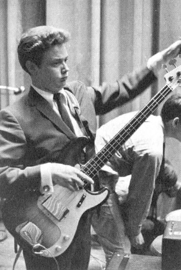 TPuszczewicz's tweet photo. Happy 80th birthday to #DonaldDunn. The bassist for #BookerTandtheMGs and #TheBluesBrothers. https://t.co/DcpFb9qYpi