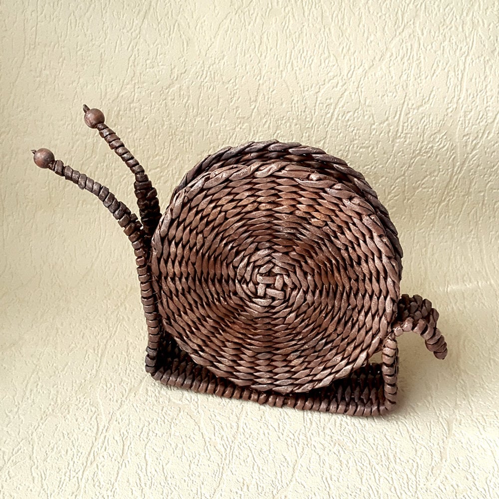 pools_ol's tweet photo. Brown napkin holder snail One year anniversary gift Dinning table decor https://t.co/iqXhuHVWyo #brown #anniversary #beige #bohohippie #napkinholder #snailfigurine #oneyearanniversary #mailorganizer #dinningtabledecor https://t.co/2uKqobJPdd
