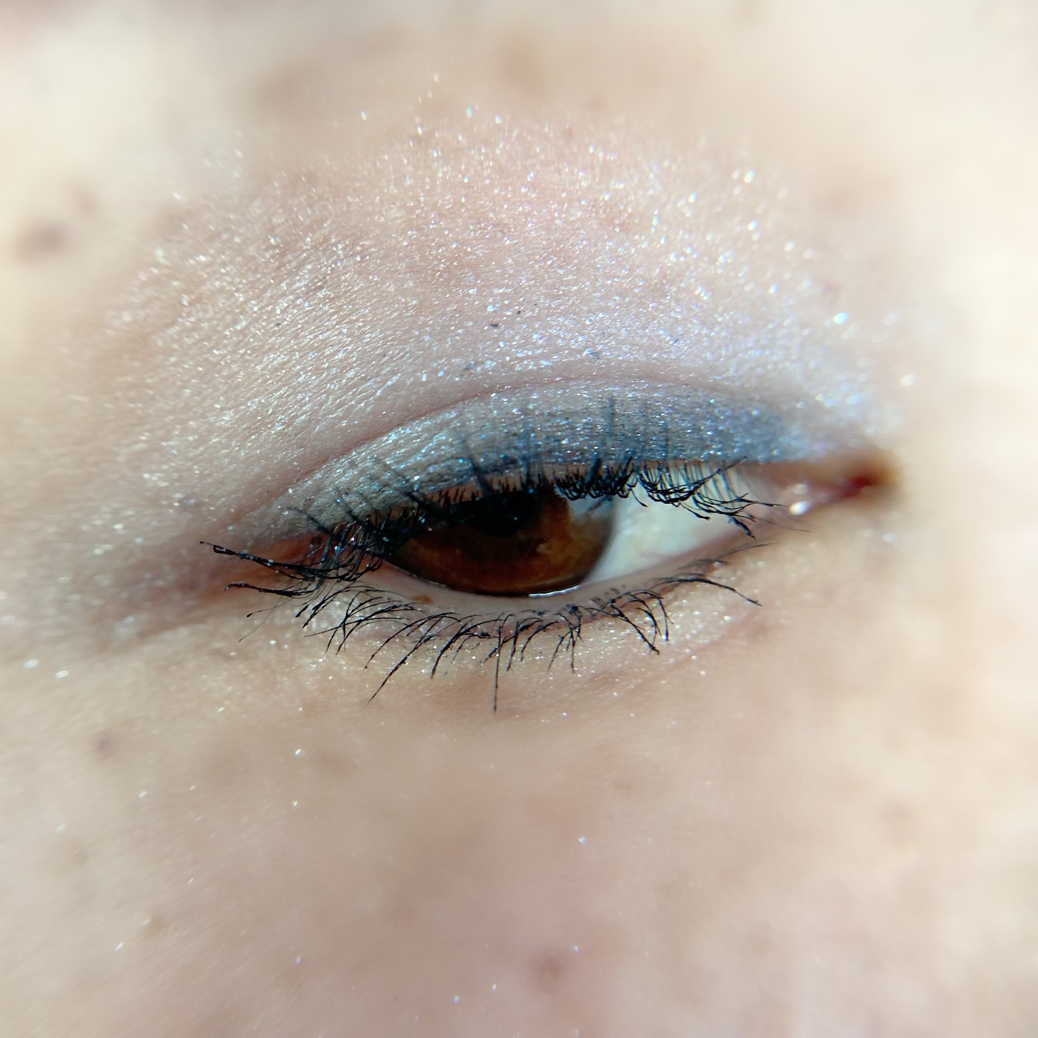 ブルーアイシャドウ Twitter Search Twitter