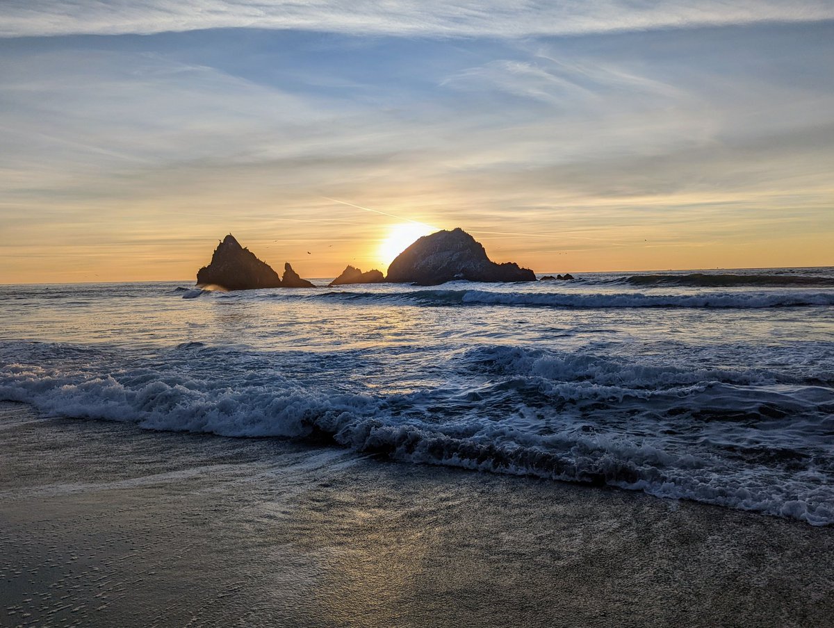sircacofonix's tweet photo. Magical moments at Sutro Baths with my #Pixel6Pro #TeamPixel #SunsetInTheSunset https://t.co/iPZ1Si0QGY