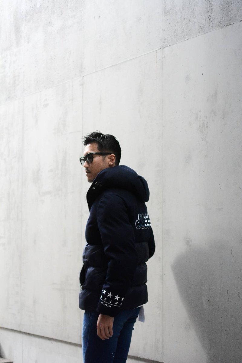 royalflashumeda's tweet photo. 本日発売のSAFARI 1月号掲載！
muta MARINE × ROYAL FLASHの別注中綿ブルゾン入荷しています。

3Mシンサレート中綿を使用したとても暖かく軽いアウターアイテムになります！ https://t.co/6mBB5WLKTI