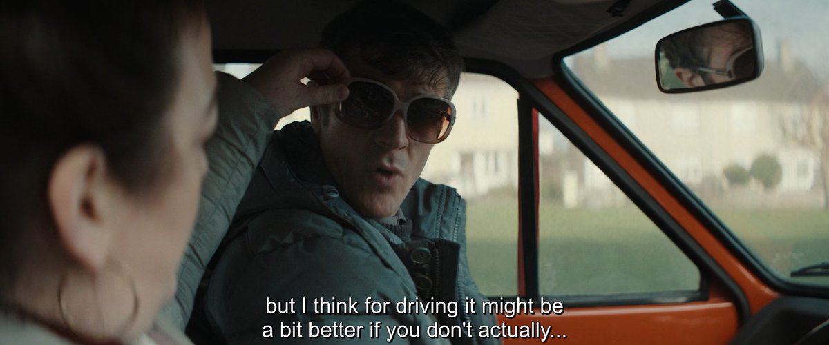 feidian's tweet image. Don't touch the gafas, lady.