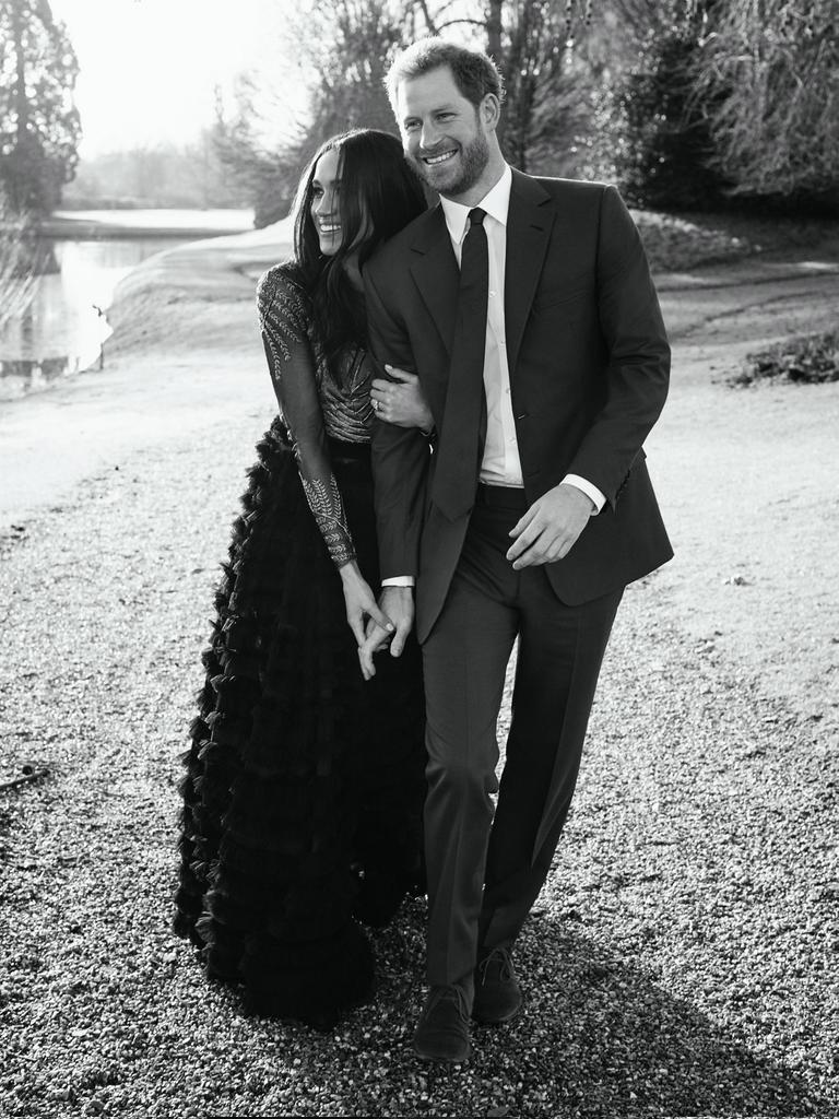 G3LSY2472005's tweet photo. @artbyskym Happy Prince Harry The Duke and Duchess of Sussex Pic 1 https://t.co/7wvLqjxp0X